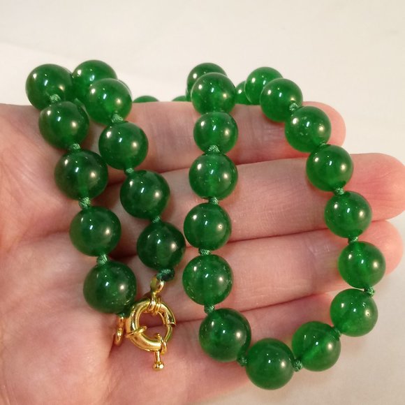 Natural 10mm Green Jade Gemstone Bead Necklace AAA Quality 18" Gold Clasp Gift - Picture 1 of 3